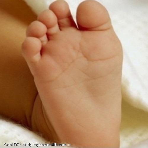 Baby-Cute-Little-Leg-Display-Picture