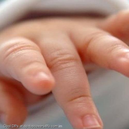 Ccute- Baby-Hand-Display-Picture