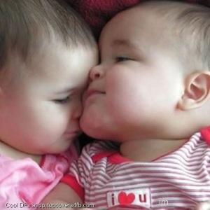 Cute-Baby-Twins-Display-Picture