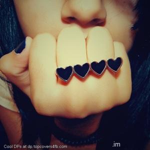 Fashion-Girls-Hearts-Jewelry-Rings-Display-Picture