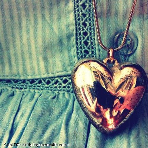 Golden-Pendant-Display-Picture