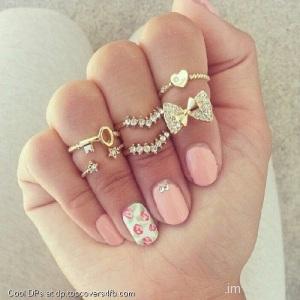 Nail-Art-With-Rings-Display-Picture