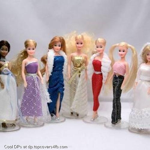Gang-of-Cute-Barbie-Dolls-Display-Picture