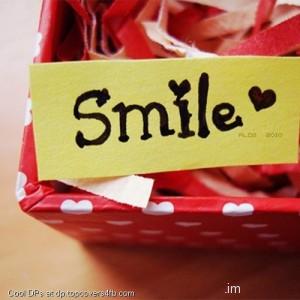 Gift-With-Smile-Tag-Display-Picture