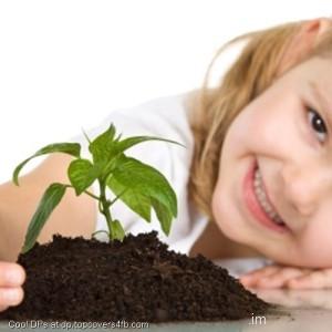 Girl-Loving-Nature-Display-Picture