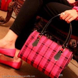 Pink-Handbag-Style-Display-Picture