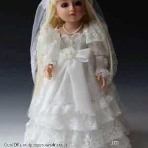 Pure-White-Bride-Doll-Display-Picture