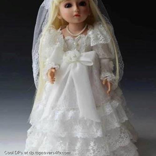 Pure-White-Bride-Doll-Display-Picture