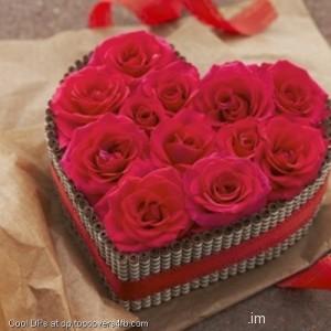 Red-Roses-Heart-Display-Picture