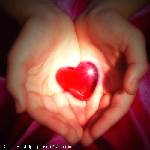 Small-Heart-In-Hands-Display-Picture
