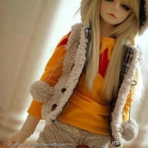Yellow-Stylish-Doll-Display-Picture