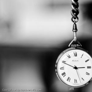Black-And-White-Watch-Display-Picture