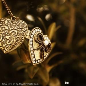 Heart-Pendant-Display-Picture