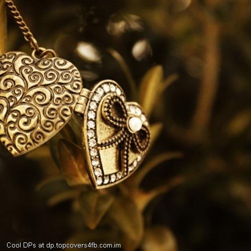 Heart-Pendant-Display-Picture