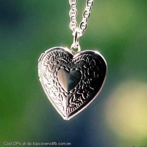 Silver-Heart-Locket-Display-Picture