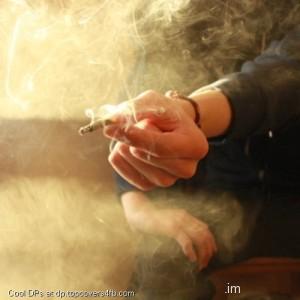 Smoking-Cigarette-Display-Picture