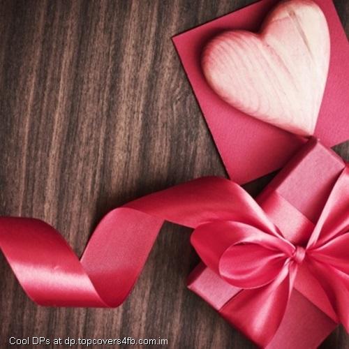Valentines-Day-Pink-Gift-Love-Display-Picture