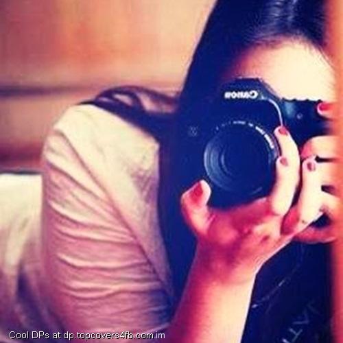 Cool-Girl-With-Camera-Display-Picture