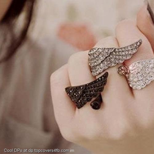 Beautiful-Feather-Rings-Display-Picture
