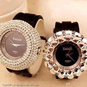 Stylish-Black-Watches-Display-Picture