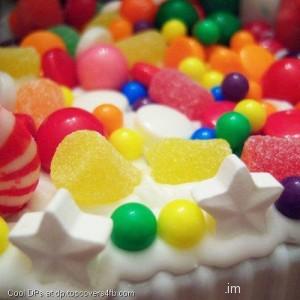 Creamy-Colorful-Cake-Display-Picture