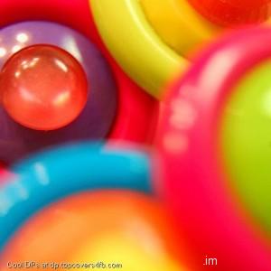 Drops-Of-Colorful-Buttons-Display-Picture