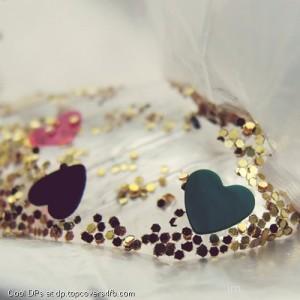 Golden-Glittery-Heart-Display-Picture