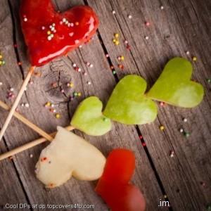 Heart-Apple-And-Green-Red-Display-Picture