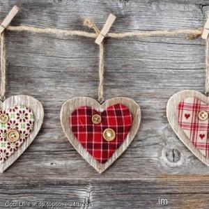 Heart-Over-A-Wooden-Background-Display-Picture