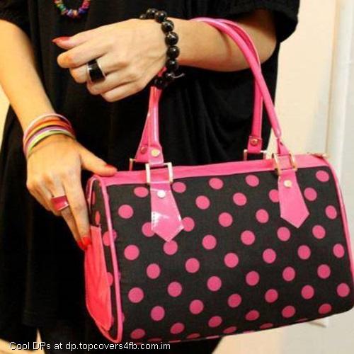 Pink-Stylish-Handbag-Display-Pucture