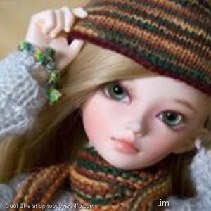 Winter-Cap-Doll-Display-Pucture