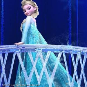 Frozen-Elsa-Castle-Display-Picture
