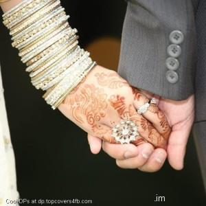 Holding-Hand-Wedding-Couple-Display-Picture