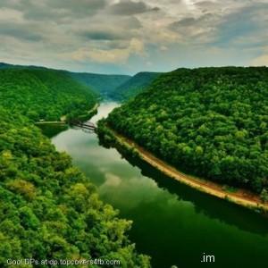 Mountains-Trees-River-Landscape-Display-Picture