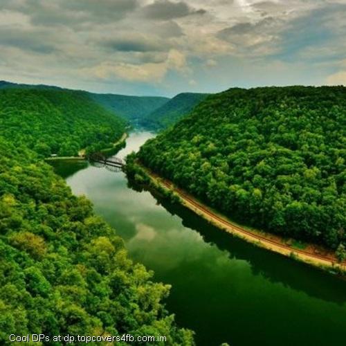 Mountains-Trees-River-Landscape-Display-Picture
