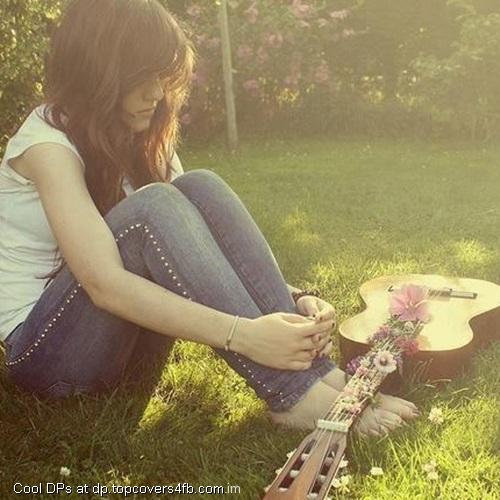 Stylish-Guitar-Girl-Display-Picture