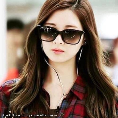 Stylish-Headphones-Girl-Display-Picture