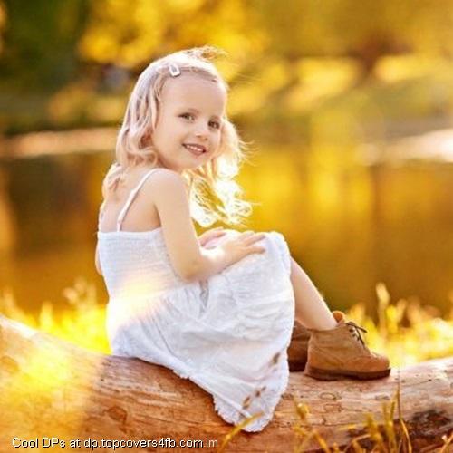 Summer-Girl-Nice-Shoes-Display-Picture