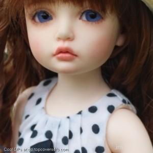 Doll-At-Flowers-Shop-Display-Picture