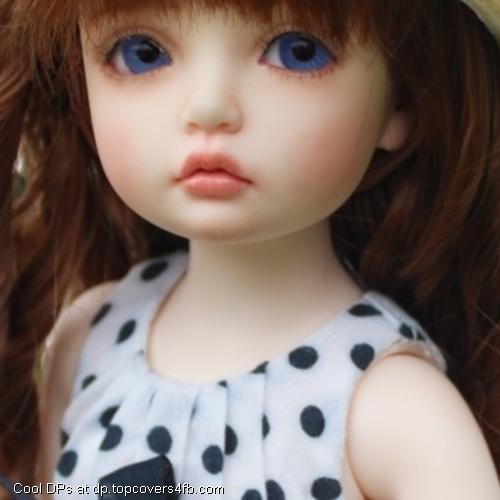 Doll-At-Flowers-Shop-Display-Picture