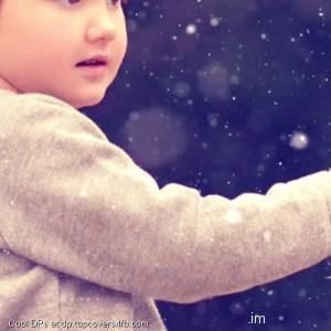Girl-Snow-Lantern-Display-Picture