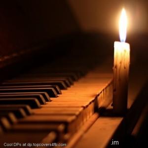 Piano-And-Candle-Display-Picture