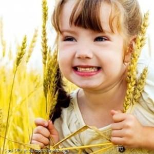 Shinning-Wheat-Field-Girl-Display-Picture