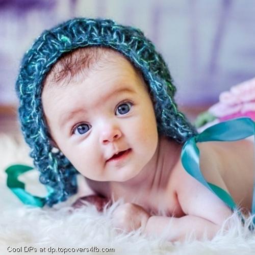Baby-In-Funny-Knitted-Hat-Display-Picture