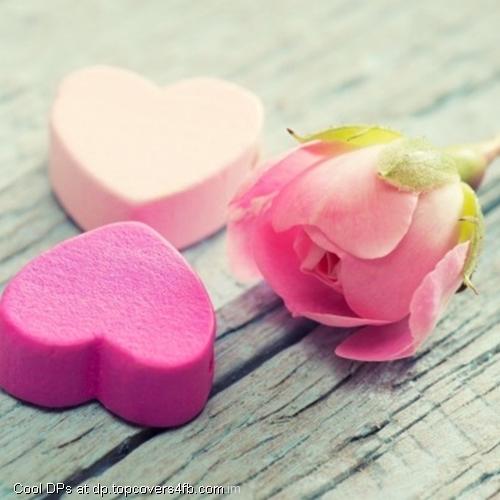 Pink-Heart-And-Rose-Flower-Display-Picture